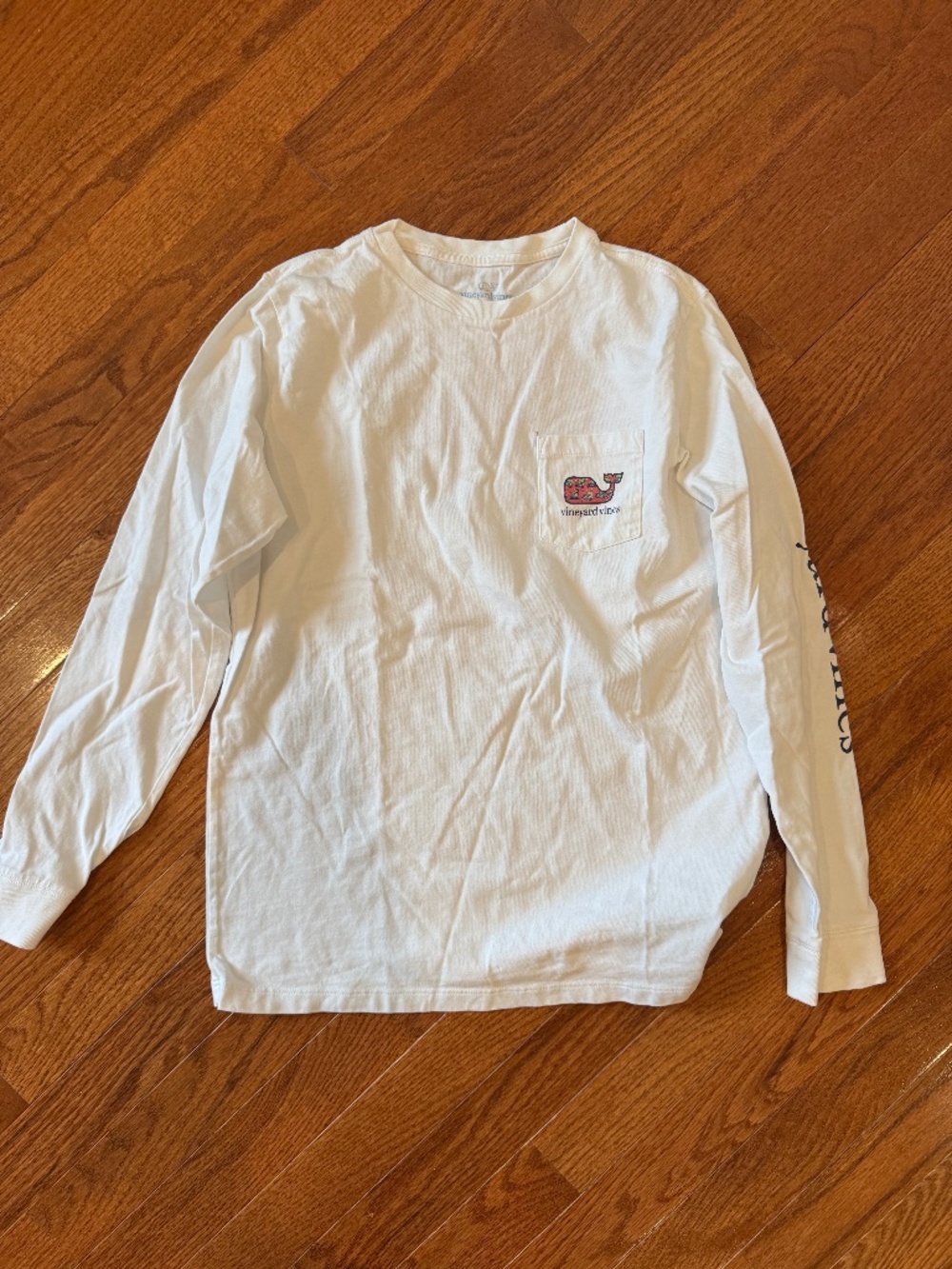 White Vineyard Vines long sleeve T-shirt